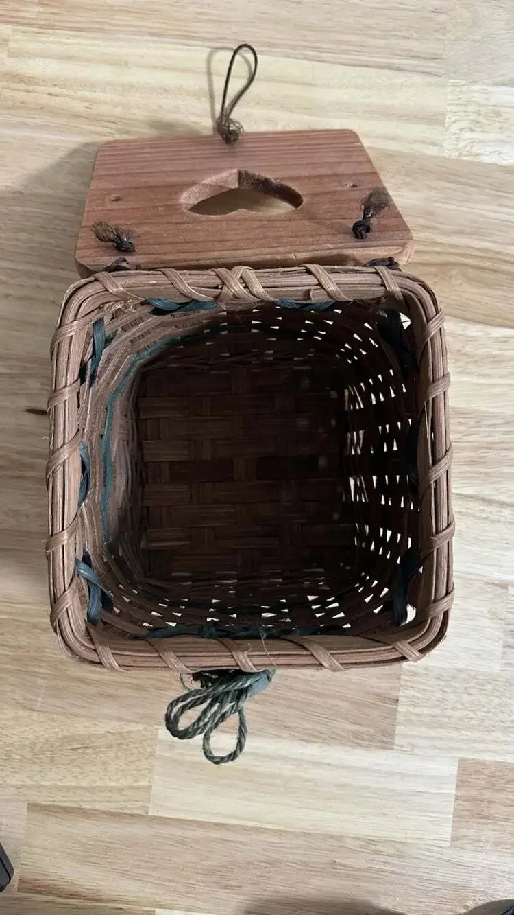 Vintage Woven Wood Basket W/ Heart Cutout Lid Tissue Box Cover Cottage Farmhouse